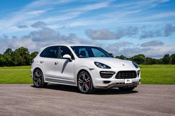 PORSCHE CAYENNE GTS