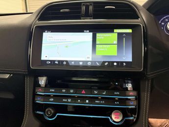 JAGUAR F-PACE 2.0 F-PACE Chequered Flag AWD D Auto 4WD 5dr