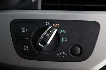 Audi A4 2.0 TFSI 35 S line Saloon 4dr Petrol S Tronic Euro 6 (s/s) (150 
