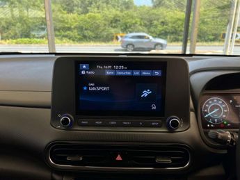 HYUNDAI KONA SE CONNECT GDI HEV S-A