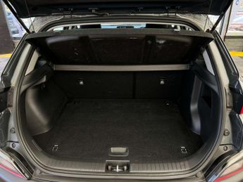 HYUNDAI KONA SE CONNECT GDI HEV S-A