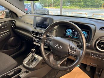 HYUNDAI KONA SE CONNECT GDI HEV S-A