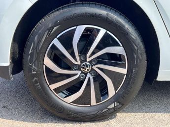 VOLKSWAGEN POLO 1.0 Polo Life TSi Semi-Auto 5dr
