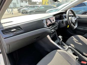 VOLKSWAGEN POLO 1.0 Polo Life TSi Semi-Auto 5dr