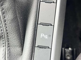 VOLKSWAGEN POLO 1.0 Polo Life TSi Semi-Auto 5dr