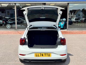 VOLKSWAGEN POLO 1.0 Polo Life TSi Semi-Auto 5dr