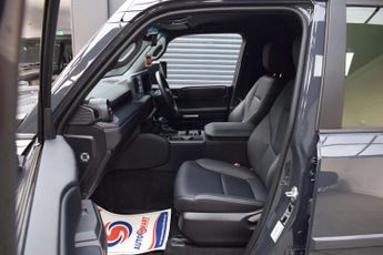 Toyota LAND CRUISER 2.8 Land Cruiser Commercial Auto 4WD 5dr
