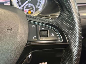 Skoda SUPERB 2.0 Superb Sportline TDI Semi-Auto 5dr