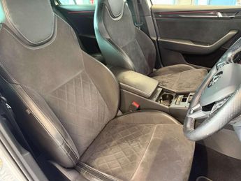 Skoda SUPERB 2.0 Superb Sportline TDI Semi-Auto 5dr