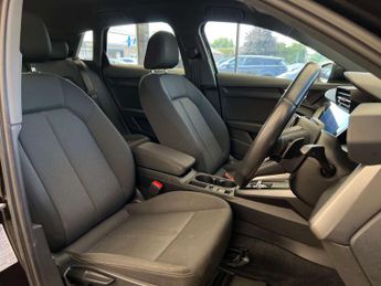 AUDI A3 1.5 A3 Sportback 35 TFSI MHEV Technik Semi-Auto 5dr