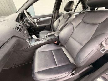 MERCEDES-BENZ C-CLASS 1.8 C250 BlueEfficiency Sport CGI Auto 4dr