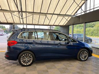 BMW 2 SERIES 2.0 220d xDrive Luxury Auto 4WD 5dr