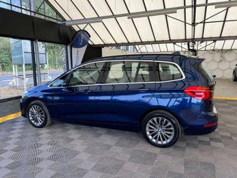 BMW 2 SERIES 2.0 220d xDrive Luxury Auto 4WD 5dr
