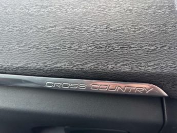 VOLVO V40 1.5 V40 Cross Country Nav+ T3 Auto 5dr