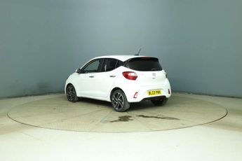Hyundai i10 1.0 Premium Hatchback 5dr Petrol Auto Euro 6 (s/s) (67 ps)