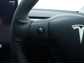 TESLA MODEL Y (Dual Motor) Long Range SUV 5dr Electric Auto 4WDE (384 bhp)