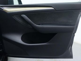 TESLA MODEL Y (Dual Motor) Long Range SUV 5dr Electric Auto 4WDE (384 bhp)