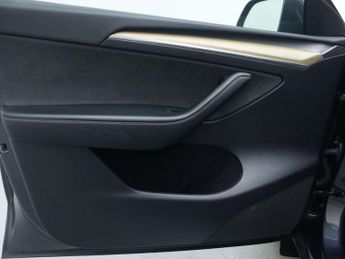 TESLA MODEL Y (Dual Motor) Long Range SUV 5dr Electric Auto 4WDE (384 bhp)