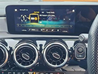 MERCEDES-BENZ CLA 2.0 AMG CLA 35 4Matic Auto 4WD 4dr