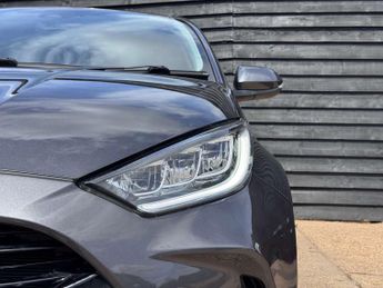 TOYOTA YARIS 1.5 Yaris Design HEV CVT 5dr