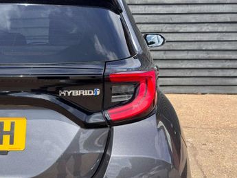 TOYOTA YARIS 1.5 Yaris Design HEV CVT 5dr
