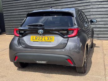 TOYOTA YARIS 1.5 Yaris Design HEV CVT 5dr