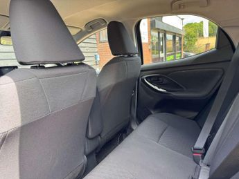 TOYOTA YARIS 1.5 Yaris Design HEV CVT 5dr