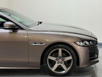 Jaguar XE 2.0 XE R-Sport D Auto 4dr