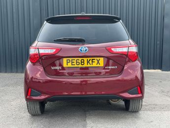 TOYOTA YARIS 1.5 Yaris Bi-Tone VVT-i HEV CVT 5dr