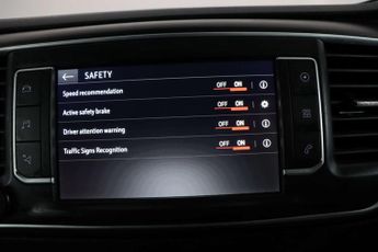 Vauxhall Vivaro Life Electric 50kWh Ultimate MPV 5dr Electric Auto LWB (8 Seat, 11kW Charger) 