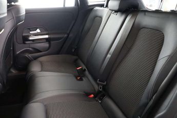 Mercedes-Benz GLA 1.3 GLA200 Sport SUV 5dr Petrol 7G-DCT Euro 6 (s/s) (163 ps)