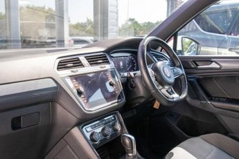 VOLKSWAGEN TIGUAN 2.0 BiTDI R-Line SUV 5dr Diesel DSG 4Motion Euro 6 (s/s) (240 ps