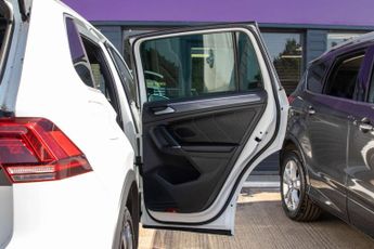 VOLKSWAGEN TIGUAN 2.0 BiTDI R-Line SUV 5dr Diesel DSG 4Motion Euro 6 (s/s) (240 ps