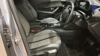 PEUGEOT 2008 2008 Allure Premium EV 5dr