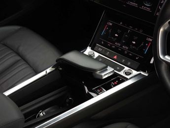 AUDI E-TRON e-tron Technik 50 Quattro 4WD 5dr