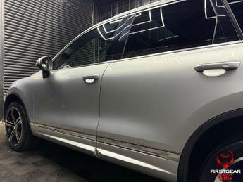 Volkswagen TOUAREG 3.0 TDI V6 BlueMotion Tech R-Line SUV 5dr Diesel Tiptronic 4WD E