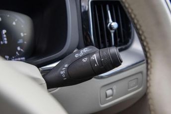 VOLVO XC60 2.0 D4 Inscription SUV 5dr Diesel Auto AWD Euro 6 (s/s) (190 ps)