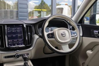 VOLVO XC60 2.0 D4 Inscription SUV 5dr Diesel Auto AWD Euro 6 (s/s) (190 ps)