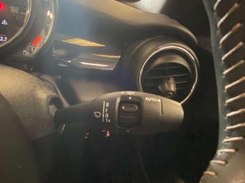MINI CONVERTIBLE 1.5 Cooper Exclusive Auto 2dr