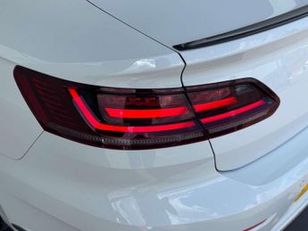 Volkswagen ARTEON 2.0 Arteon R-Line TSi Semi-Auto 5dr