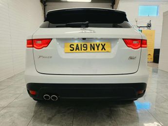 JAGUAR F-PACE 2.0 F-PACE Chequered Flag AWD D Auto 4WD 5dr