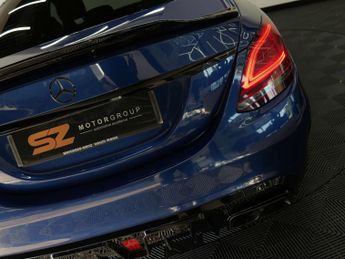 Mercedes-Benz C-CLASS 2.0 C 220 AMG Line D Auto 4dr