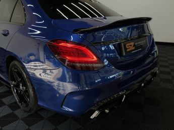 Mercedes-Benz C-CLASS 2.0 C 220 AMG Line D Auto 4dr