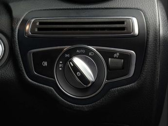 Mercedes-Benz C-CLASS 2.0 C 220 AMG Line D Auto 4dr