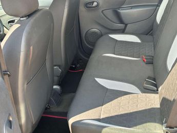 DACIA SANDERO 1.5 Sandero Stepway Laureate dCi 5dr