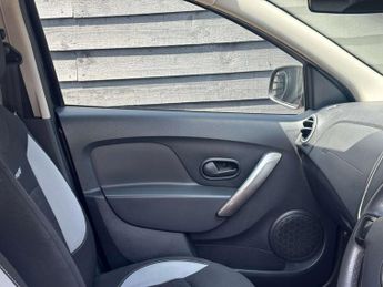 DACIA SANDERO 1.5 Sandero Stepway Laureate dCi 5dr
