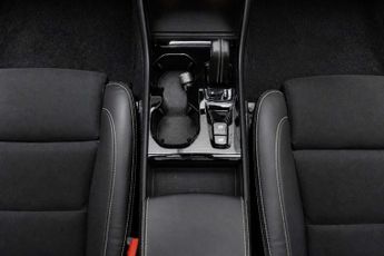 VOLVO XC40 1.5h T5 Twin Engine Recharge 10.7kWh R-Design Pro SUV 5dr Petrol