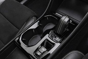 VOLVO XC40 1.5h T5 Twin Engine Recharge 10.7kWh R-Design Pro SUV 5dr Petrol