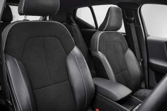 VOLVO XC40 1.5h T5 Twin Engine Recharge 10.7kWh R-Design Pro SUV 5dr Petrol
