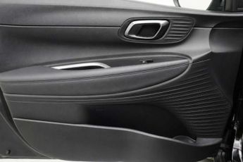HYUNDAI BAYON 1.0 T-GDi MHEV Premium SUV 5dr Petrol Hybrid DCT Euro 6 (s/s) (1